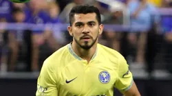 Henry Martín le anotó al Manchester City.