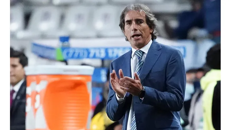 Almada surge como candidato para dirigir al Tri