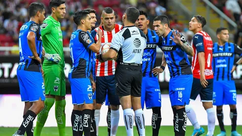 El árbitro que será sancionado por hacerse una liposucción