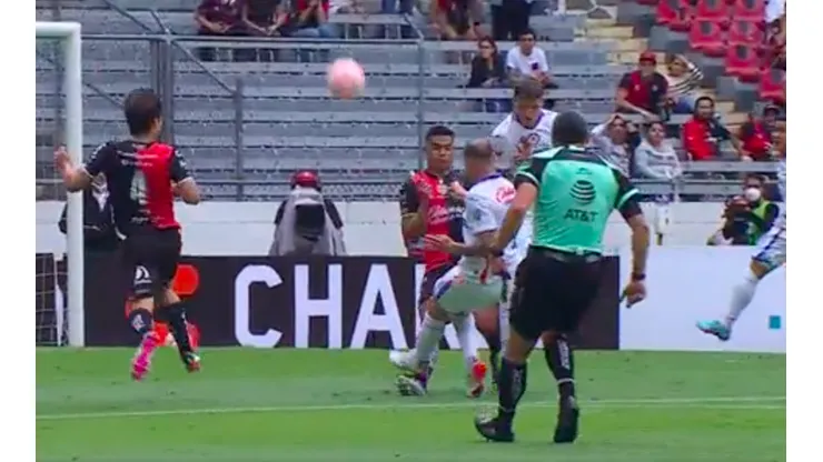Rotondi dejó a la Máquina con uno menos antes del descanso.
