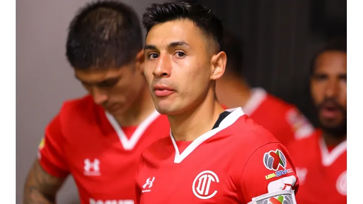 Toluca continúa líder pero con serios riesgos...