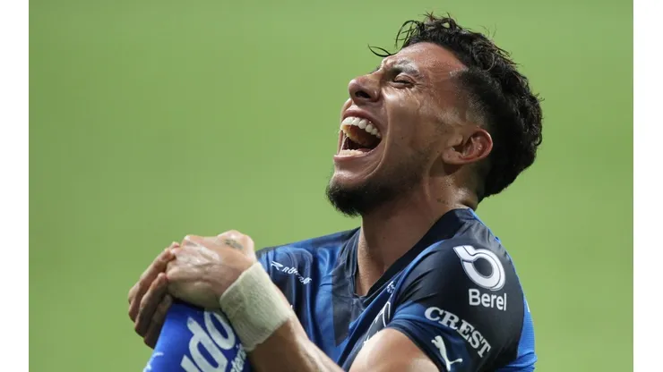 Confirman la lesión y el tiempo de baja de Joao Rojas.
