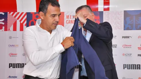 Miguel Arizpe cree que a Ricardo Cadena le está quedando grande Chivas