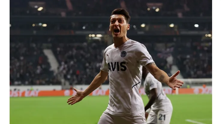 Mesut Özil Fenerbahce 2022