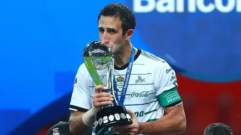 Carlos Izquierdoz, uno de los ídolos modernos de Santos Laguna.