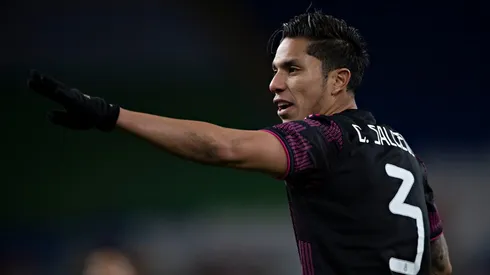 Cardiff, Gales, 27 de marzo de 2021. Carlos Salcedo (Mex) ,durante el partido de preparación entre la Selección de Gales y la Selección Nacional de Mexico, celebrada en el estadio Cardiff City. Foto: Imago7/Etzel Espinosa