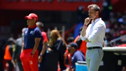 Diego Cocca, director técnico del Atlas, con su colega Ignacio Ambriz, del Toluca.