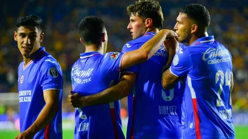 Santiago Giménez sería renovado en Cruz Azul.