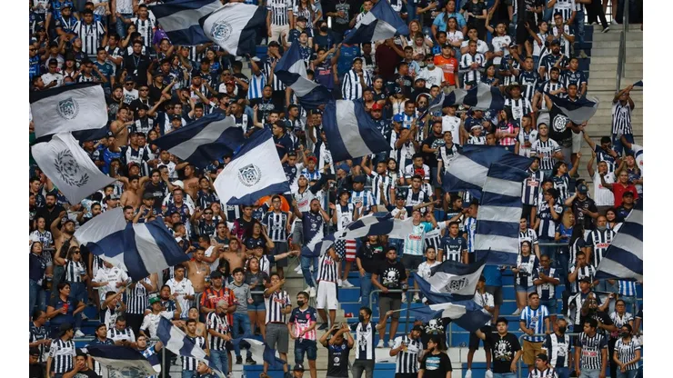 La afición de Rayados se molestó tras las sanciones.