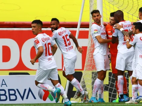 Leo Fernández "ayudó" a parar el penal ante Necaxa