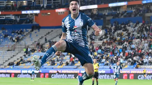 Nicolás Ibáñez hizo el primer gol del partido.