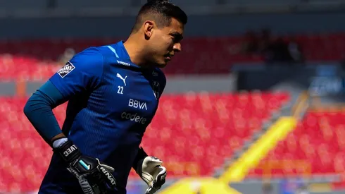 Luis Cárdenas es criticado por la afición de Rayados.