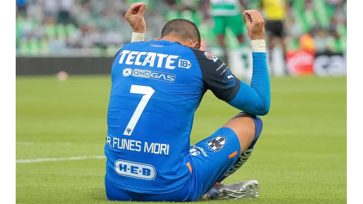 El característico festejo de gol de Rogelio Funes Mori.