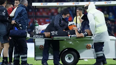 Manotas se retirió lesionado en su debut.