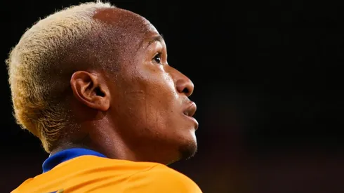 Así abuchearon a Quiñones en el choque entre Tigres y Cruz Azul.