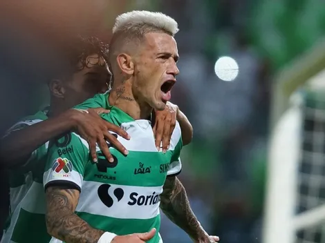 Santos vence a Rayados en un partido muy loco