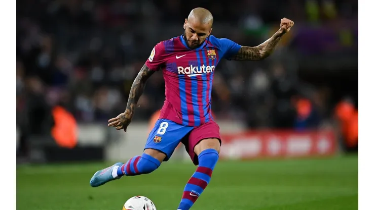 Dani Alves se encuentra sin equipo tras culminar su etapa en el Barcelona.