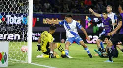 Puebla doblegó cuatro veces al portero uruguayo Nicolás Vikonis.