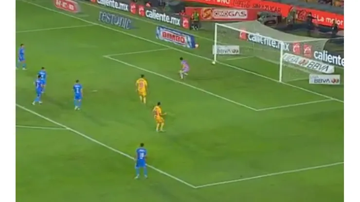 Un error de Jurado provocó el empate de Tigres.