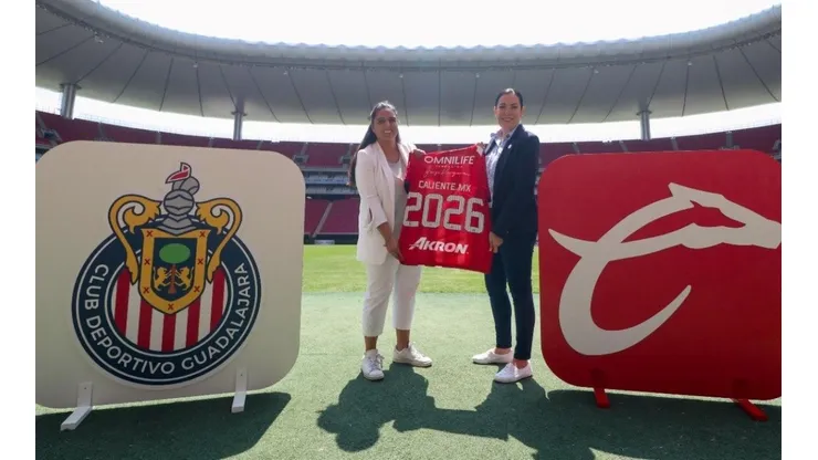¡Caliente.mx renueva con Chivas y presenta el slot del Rebaño!