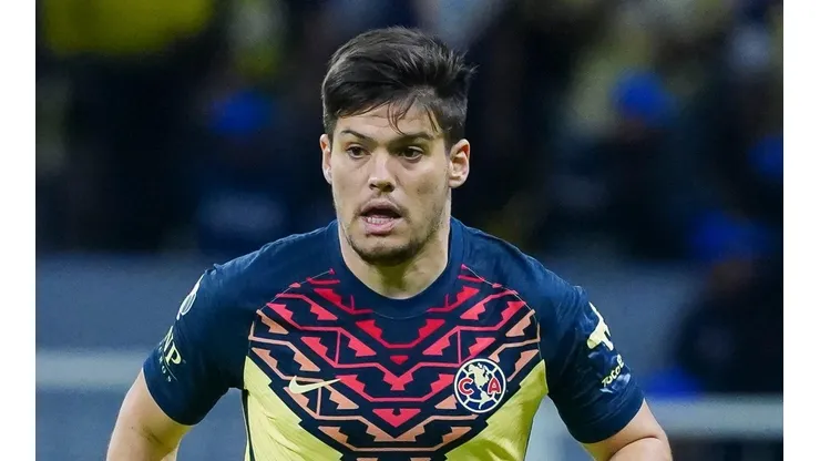 Jorge Meré podría salir del América.