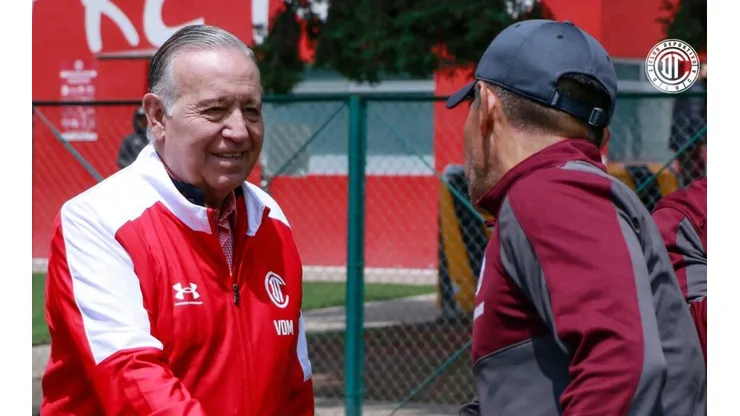Valentín Diez visitó el entrenamiento de Toluca.