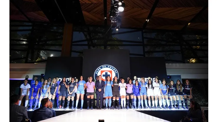 La presentación de Cruz Azul de sus uniformes para la temporada 2022-2023