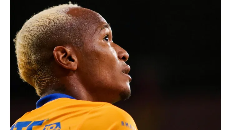 Luis Quiñones, sancionado por la directiva de Tigres UANL