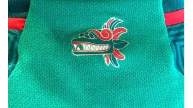 El detalle de Quetzacóatl en el nuevo jersey de México.