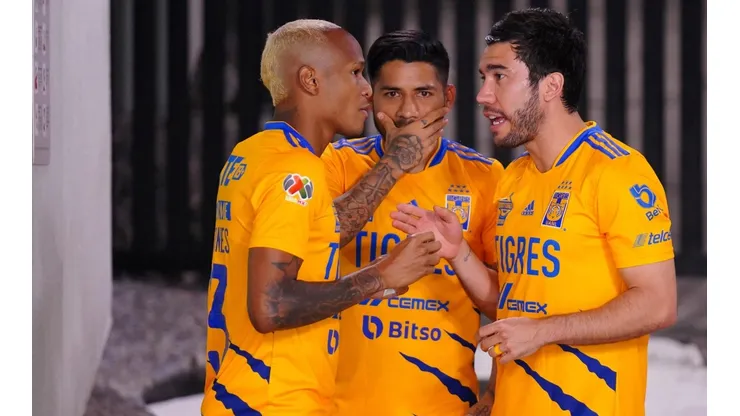 Luis Quiñones inicia problemas con Tigres UANL