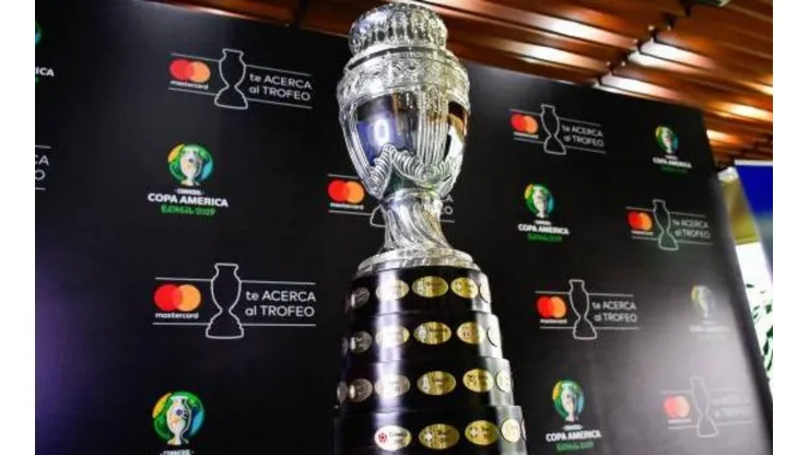 La Copa América, un trofeo que estuvo dos veces muy cerca de México.
