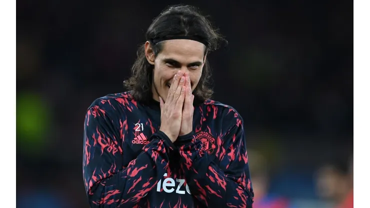 Edinson Cavani y su salario no encajan en Europa