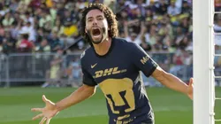 Chino Huerta le anota al América.