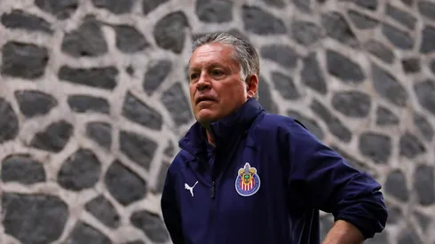 León madrugó a Chivas con el fichaje de un delantero