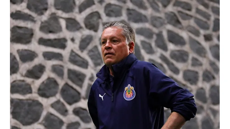 León madrugó a Chivas con el fichaje de un delantero