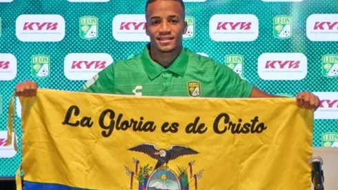 Byron Castillo en su primera conferencia como jugador de la Fiera.