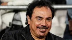 Hugo Sánchez ya entró en modo de apoyo al Tata Martino.