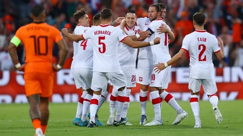 Polonia rescató un empate como visitante ante Países Bajos.