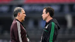 Gerardo Martino y Gerardo Torrado en un entrenamiento del Tri.