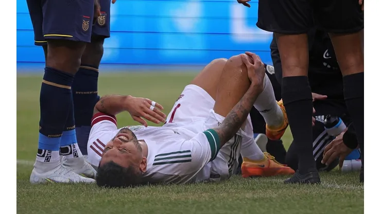Tata Martino se refirió al golpe que sacó de la cancha a Tecatito Corona