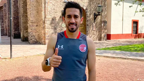 Fernando Navarro en la pretemporada con Toluca.