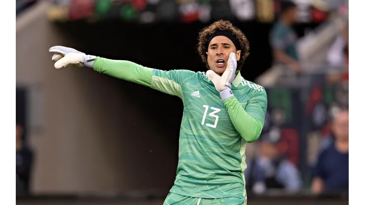 Brasileños en Twitter ya se ponen en alerta por el rendimiento de Memo Ochoa a meses del Mundial