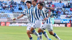 Kevin Álvarez y Víctor Guzmán con Luis Chávez.