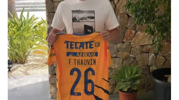 Luca Zidane con la camiseta de Florian Thauvin con Tigres 2022