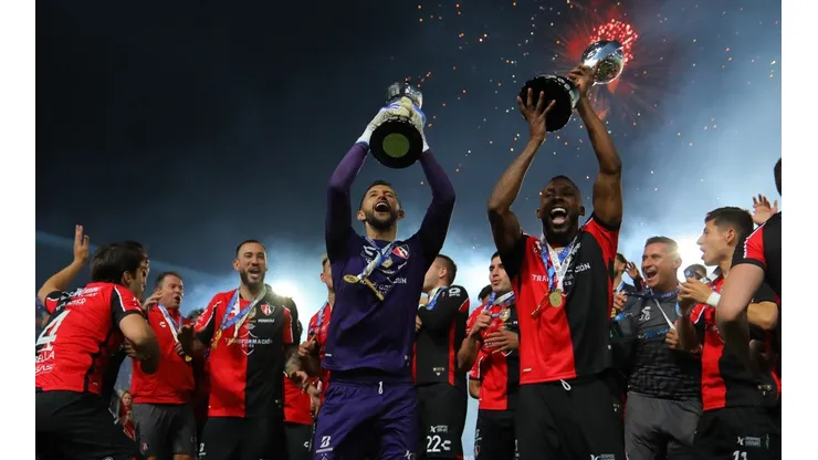 El gesto por el que Camilo Vargas se volvió el jugador más elogiado en las redes tras el bicampeonato de Atlas