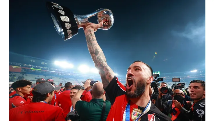 Emanuel Aguilera dejó ver por qué en Atlas es mucho más feliz que en América