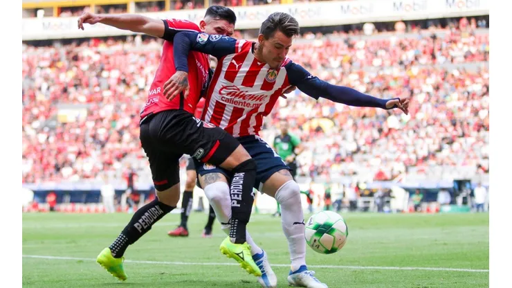 Calderón y Zaldívar en un edición del Clásico Tapatío.