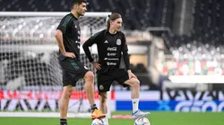 Flores junto a Jiménez en el entrenamiento de México.