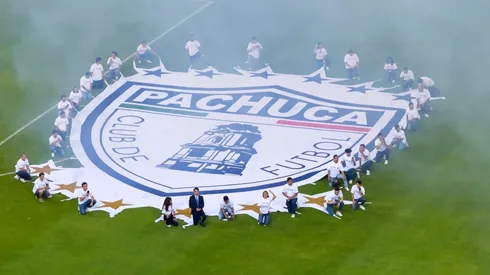 El escudo del Pachuca en la final de ida ante el Atlas.