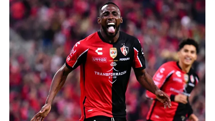 Julián Quiñones hizo un gol muy valioso ya cerca del final del partido.